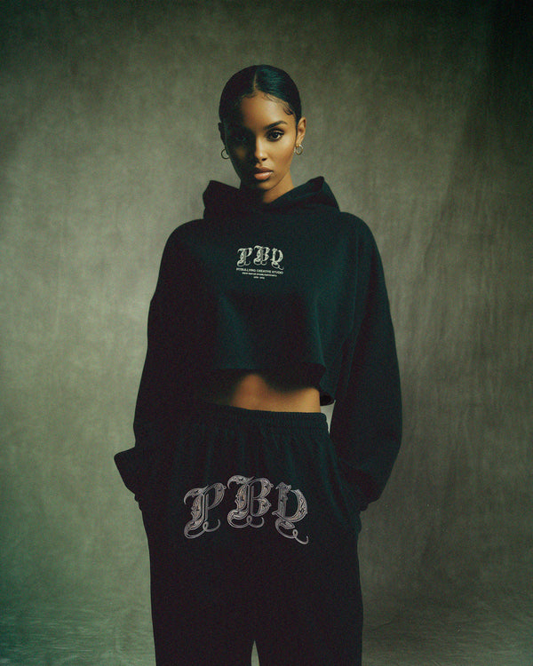 Hoodie Crop Negro 30:30
